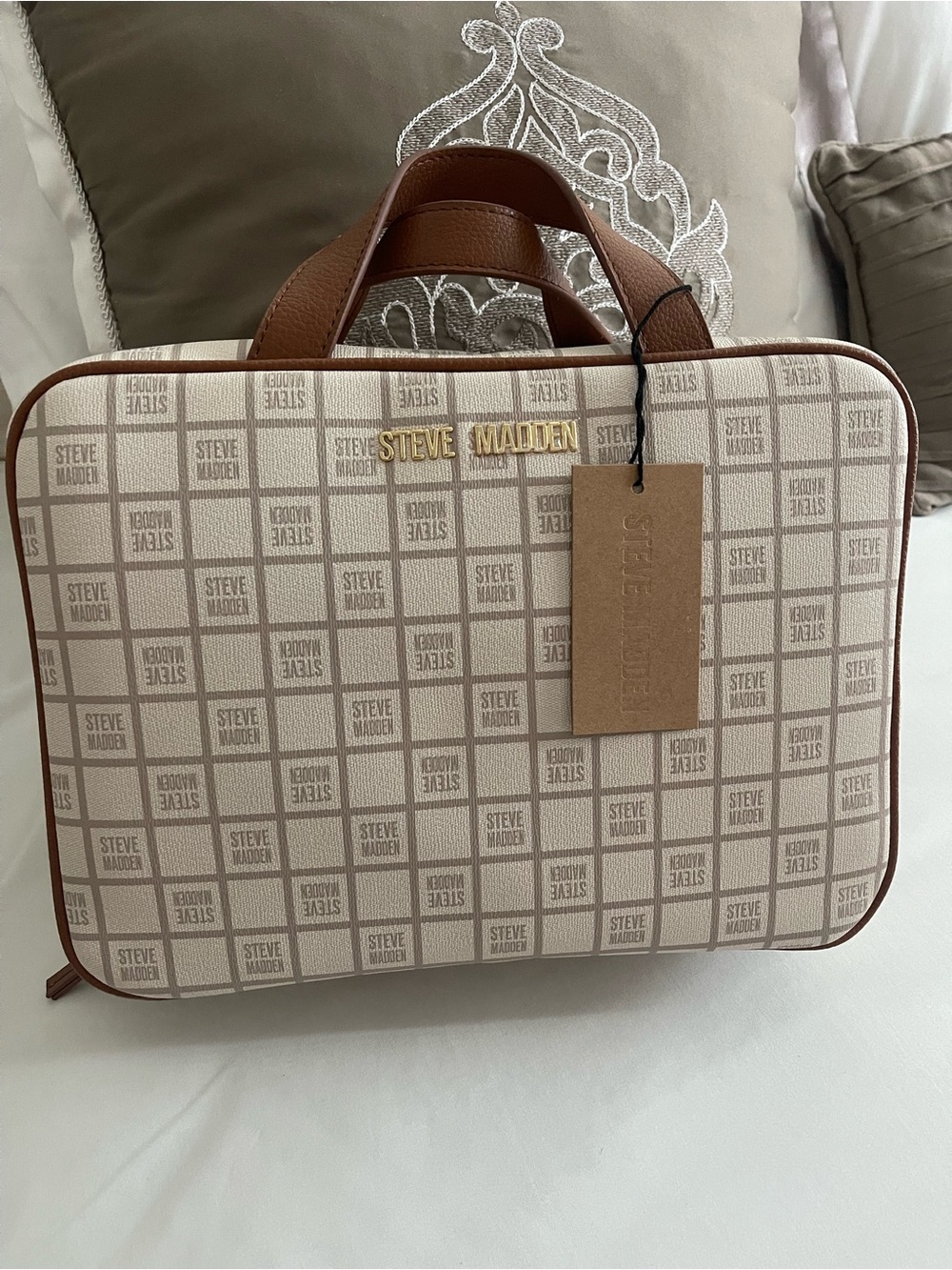 Steve Madden Beige Logo Weekend Toiletry Travel Case